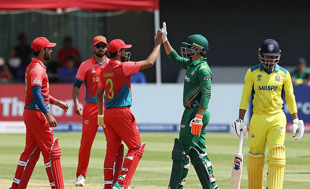 পাসপোর্টের কোটা: নিলামের টেবিলে বাংলাদেশি ক্রিকেটারের দাম আসলে কে ঠিক করে?
