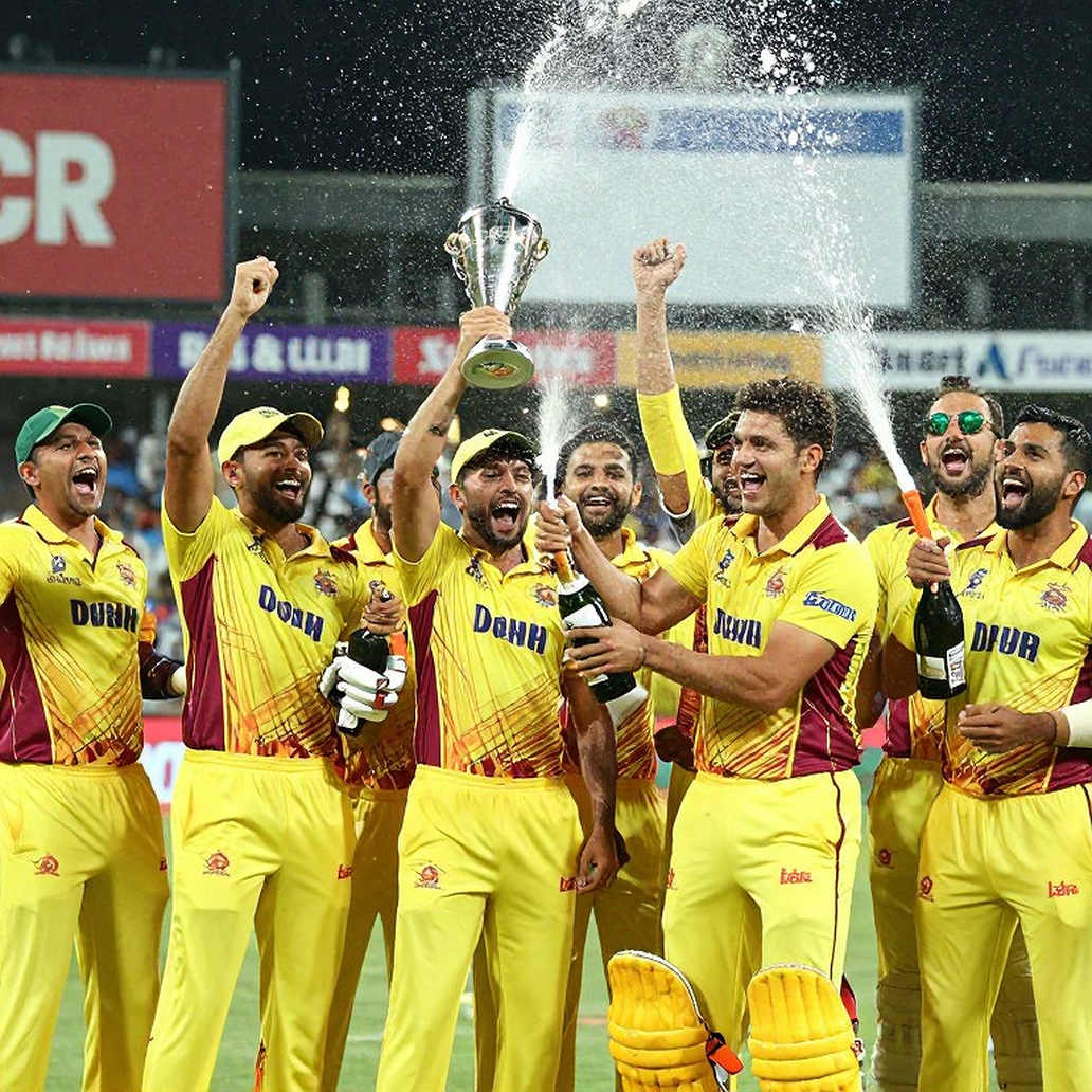 বলের আগেই বিট: জিকেবেরহায় বোল্যান্ডের চার উইকেট যতটা তাঁর কথা বলে, তার চেয়ে বেশি বলে সময়ের কথা