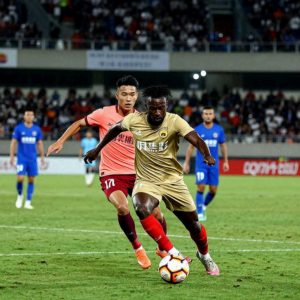৪৮ দলের বিশ্বকাপ: তারকারা পোস্টার, ট্রফিটা ঠিক করবে বেঞ্চ