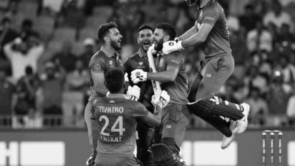 কেপটাউনের প্রথম সকাল: রেনশ, হেড, আর কিপারের ফাঁকা চেয়ার